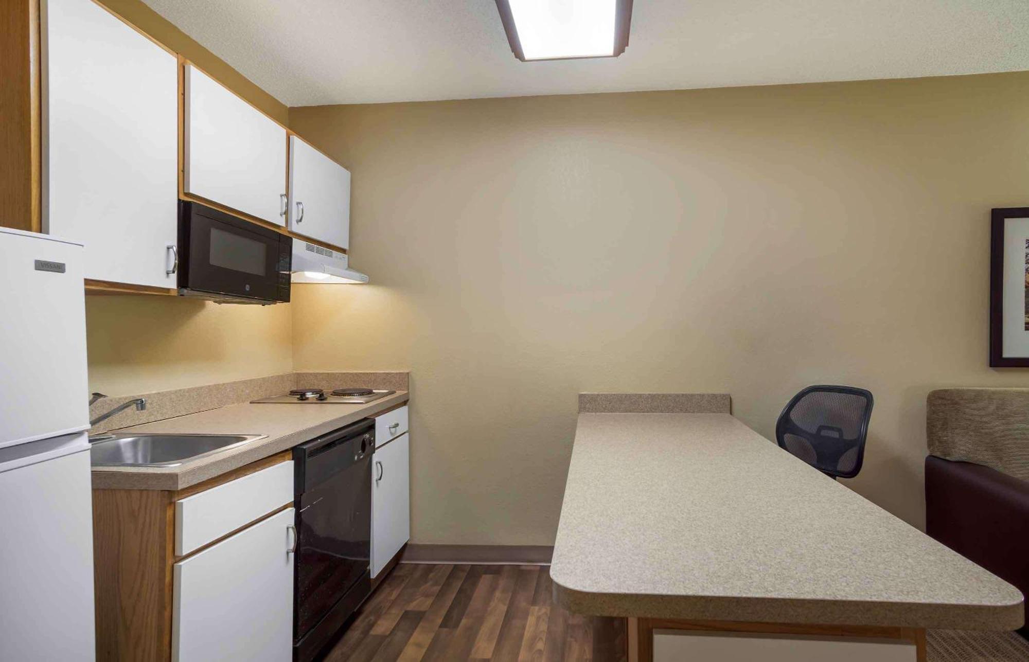 Extended Stay America Select Suites - Jacksonville Salisbury Rd Southpoint Exterior photo