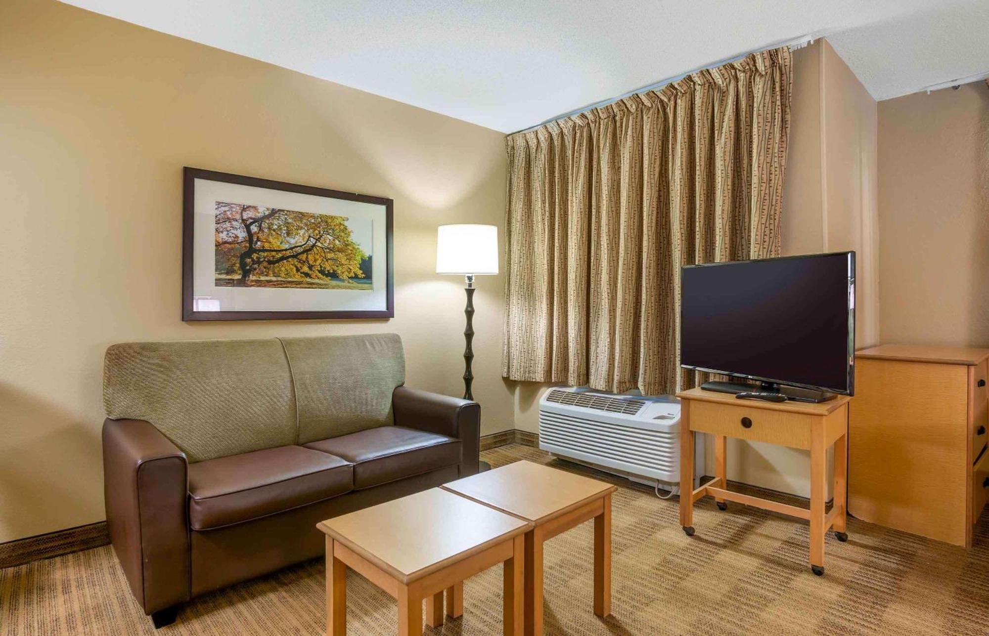 Extended Stay America Select Suites - Jacksonville Salisbury Rd Southpoint Exterior photo