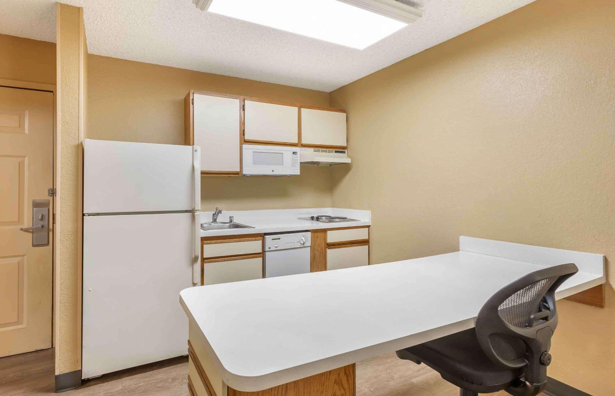 Extended Stay America Select Suites - Jacksonville Salisbury Rd Southpoint Exterior photo